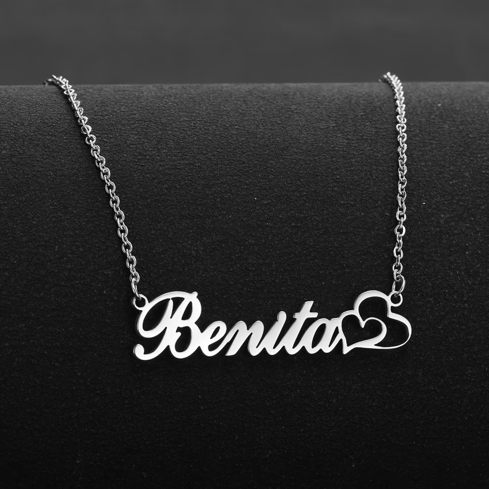 Women Fashion Names - Colar personalizado com nome e coração