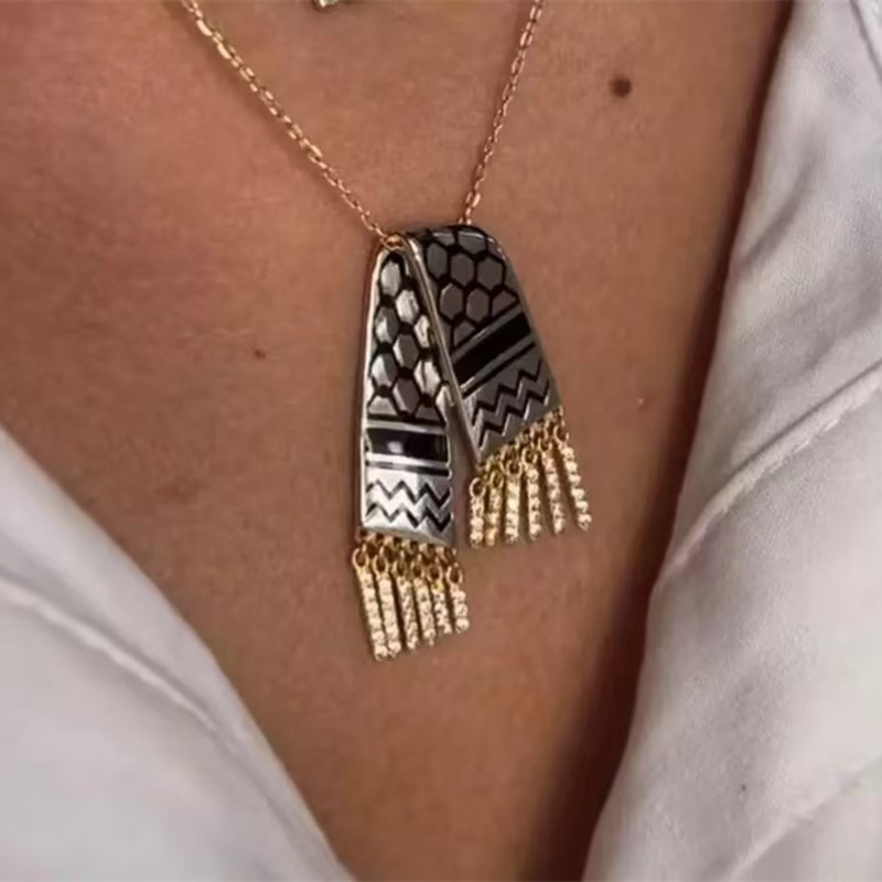 Cachecol de aço inoxidável em  - Women Fashion Qatar avaliação e preço