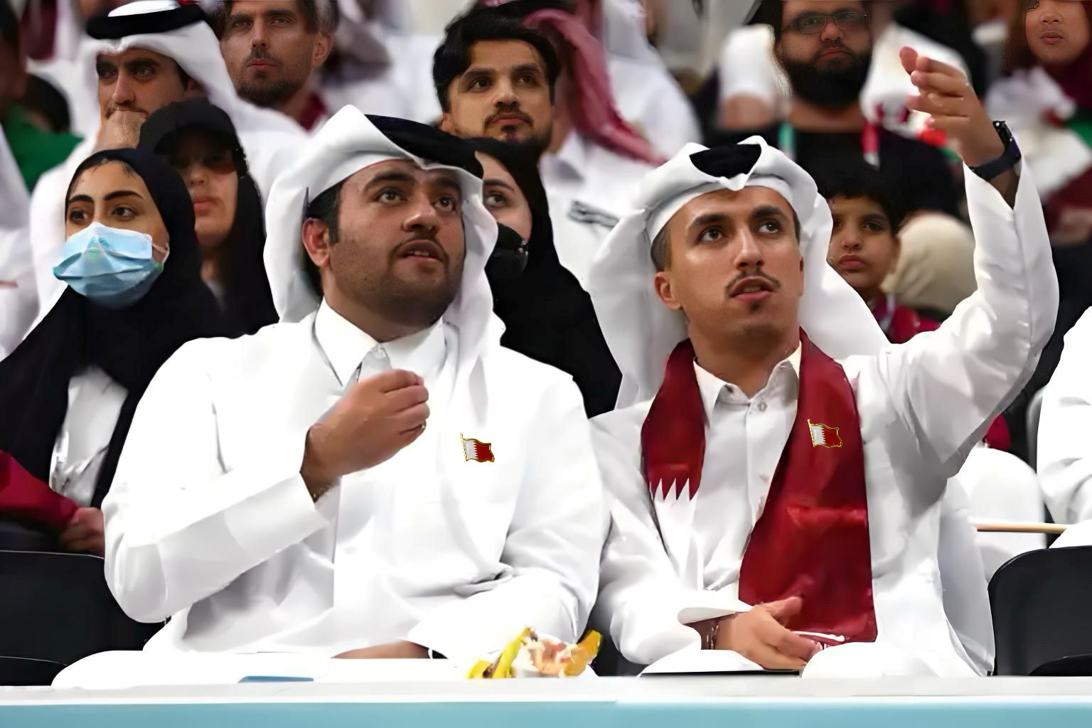 Pin de Lapela com a Bandeira d - Women Fashion Qatar avaliação e preço